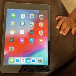 IPad Mini 3  Great Condition 