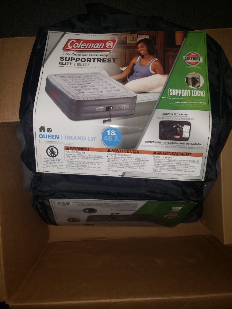Queen Size air mattress (Auto-pump) *MUST GO, COLLEGE STUDENT MOVING CROSS COUNTRY*