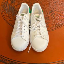 Stan Smith’s Tennis Shoes 5.5