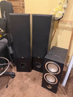 Dynalab SDA 2.8 Signature Reference floor-standing speakers.