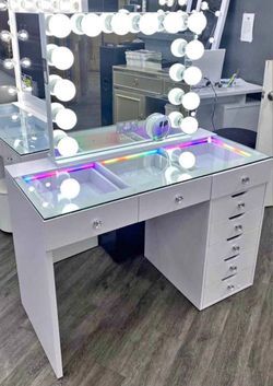 Super Vanity On Offer. Ask For Price