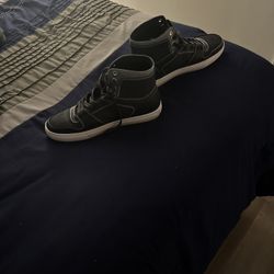 Levi’s Casual High Top Shoes Size 10