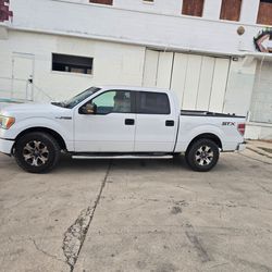 Ford F-150 STX Crew Cab Pickup Truck