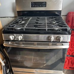GE® 30" FREE-STANDING GAS RANGE