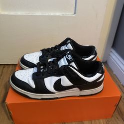 Nike Dunk Panda Sneakers