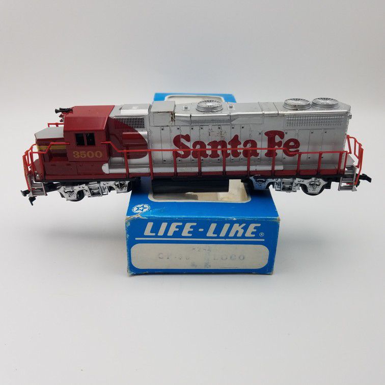 Life-Like HO Santa Fe EMD Locomotive GP38 