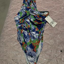 Nwt Medium Womens Zara Multicolored Floral Asymmetrical Bodysuit 