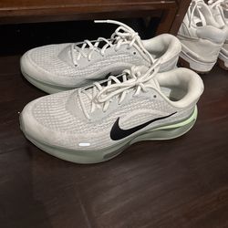 Nike Journey Run Shoes Size 9.5
