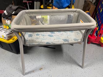 Chicco Lullago anywhere portable bassinet
