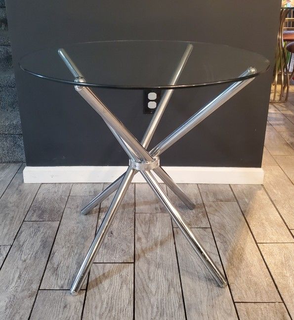 Tubular Base Round Top Table