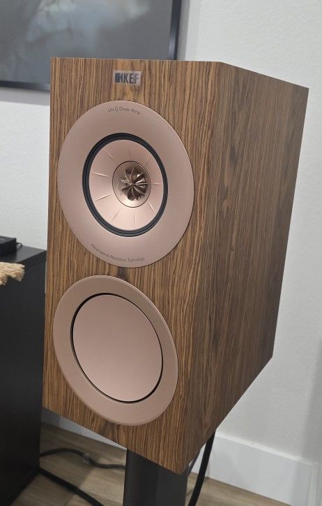 KEF R3 Meta Bookshelf Speakers Walnut
