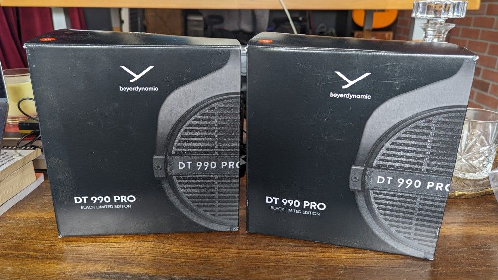 Headphones Beywrdynamic DT 990 PRO
