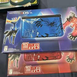 Nintendo 3DS XL  Pokemon XY Red/blue 