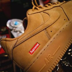 Nike Air Force 1 X SUPREME 