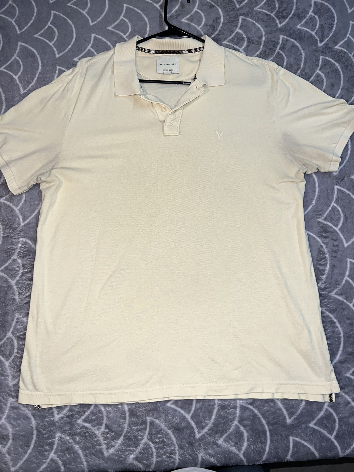 This American Eagle casual shirt for men in size L 