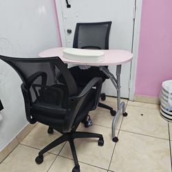 Manicure Table And Chairs