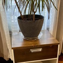 End Table/Nightstand 