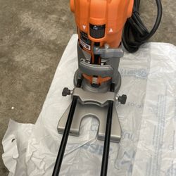 RIDGID 5.5 AMP ROUTER