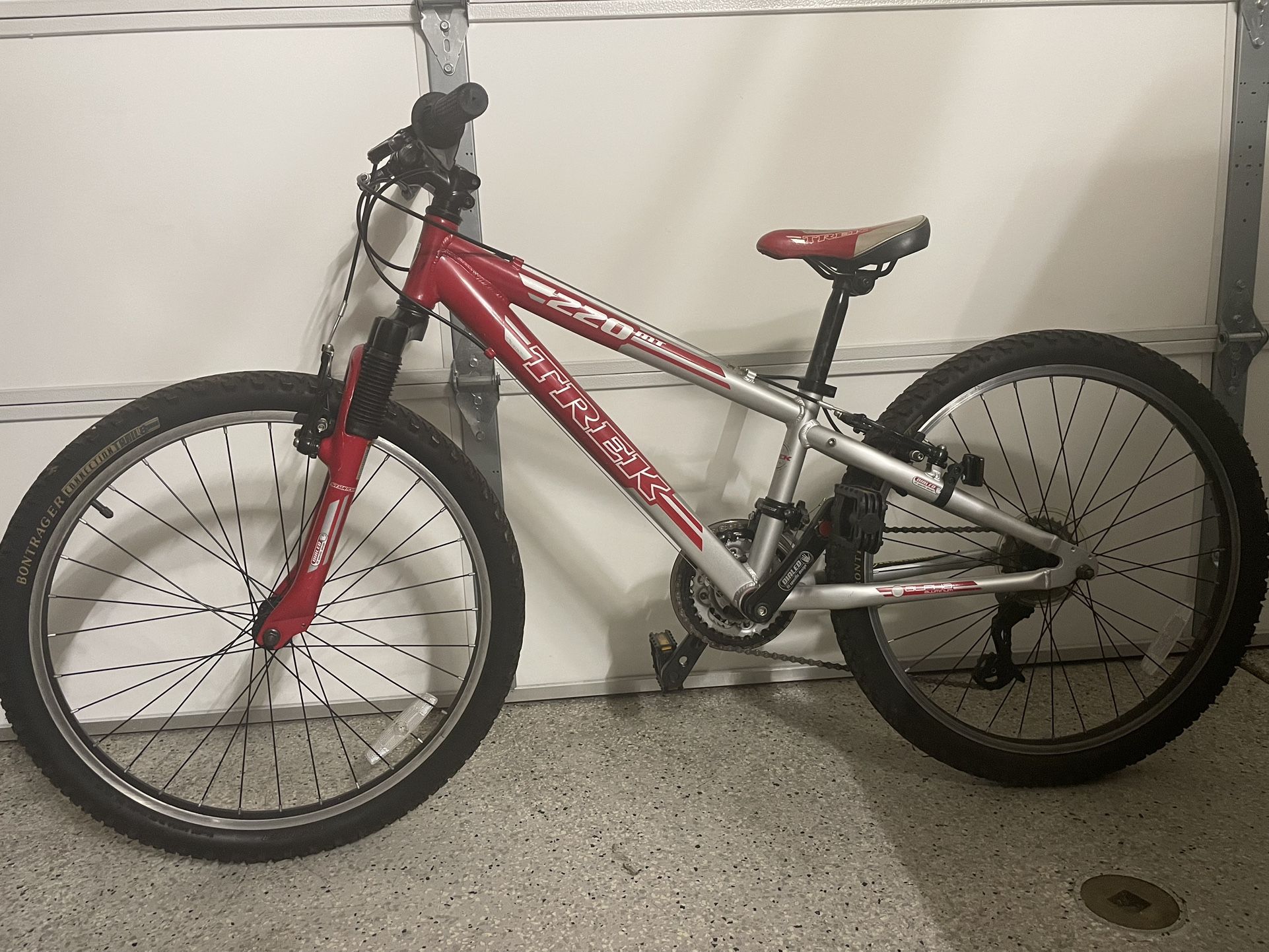 Trek MT220 Youth Mountain Bike