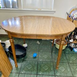 Wooden Extendable Dining Table