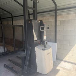 Crown M Series Stacker