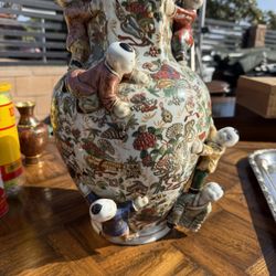 Antique Chinese Porcelain Vase 