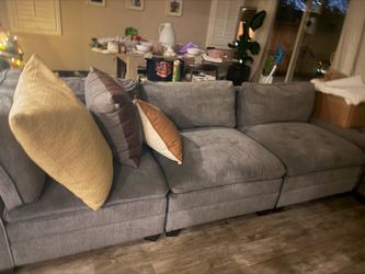 L shape sofa sitting 5 people