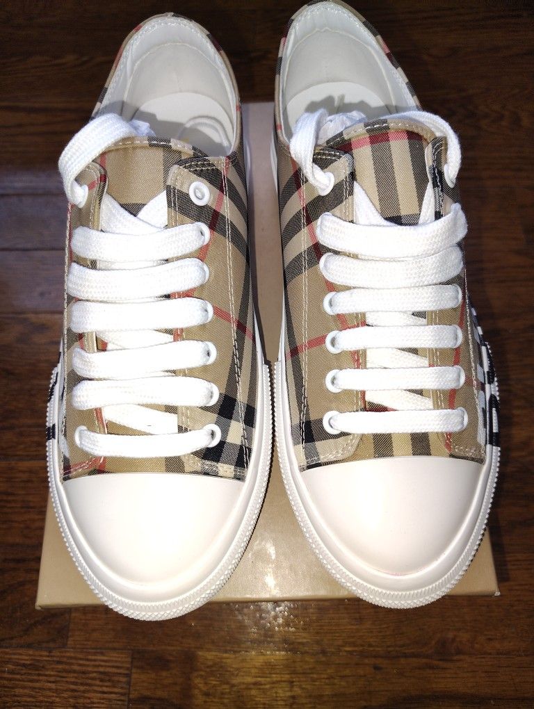 Burberry London England Designer Shoes