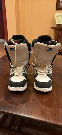 DC snow boots size 13