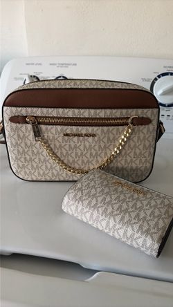 Michael kors purse and wallet set