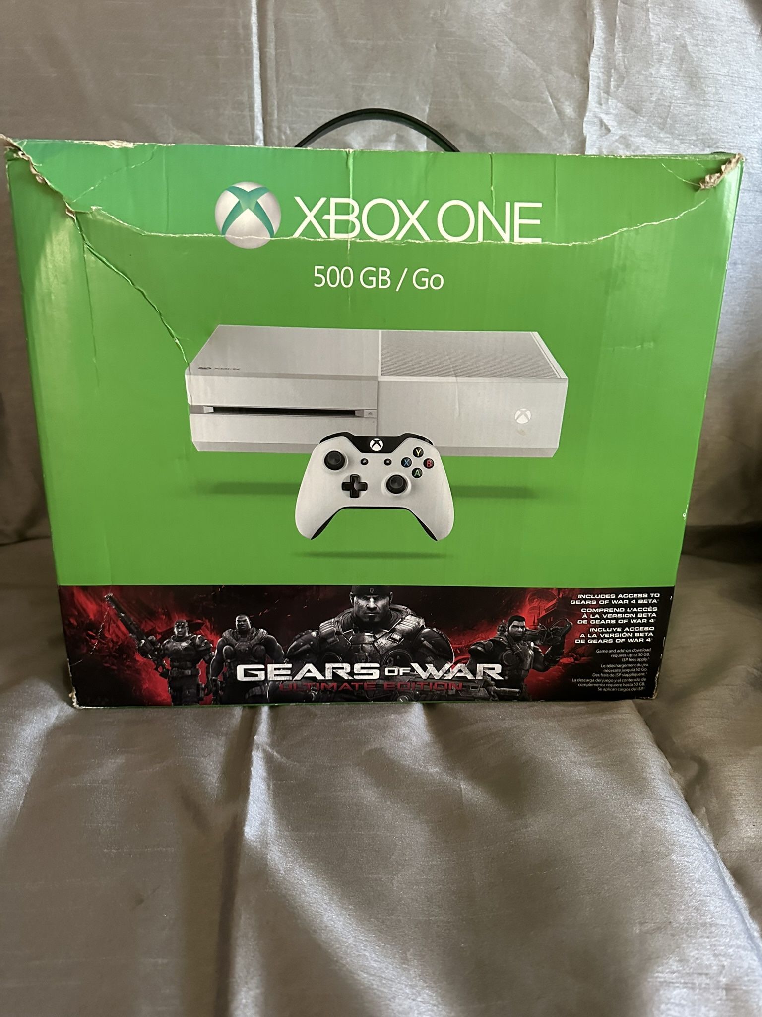 XBOX ONE 500 GB GO IN G0OD CONDITION