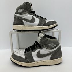 Nike Air Jordan 1 Retro High OG Basketball Shoes Size 4 Youth