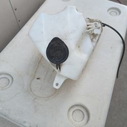 2006 Prius Windshield Washer Tank