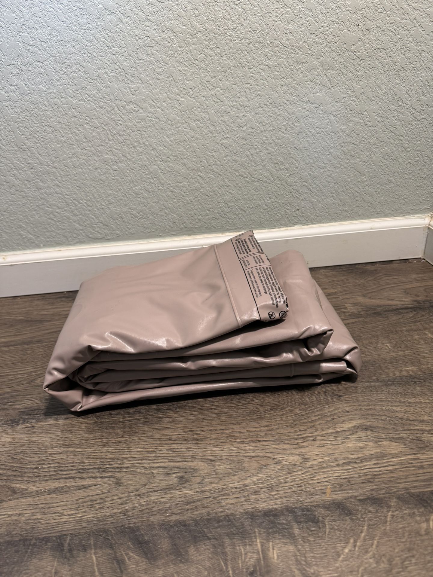 New never been used queen size coleman air mattress