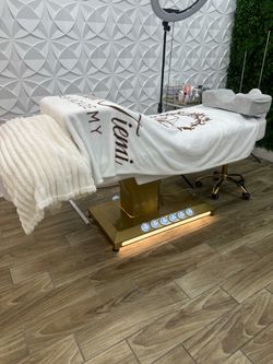 luxury electric treatment table