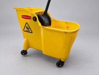 🪣 Cubeta comercial Rubbermaid con exprimidor 🪣