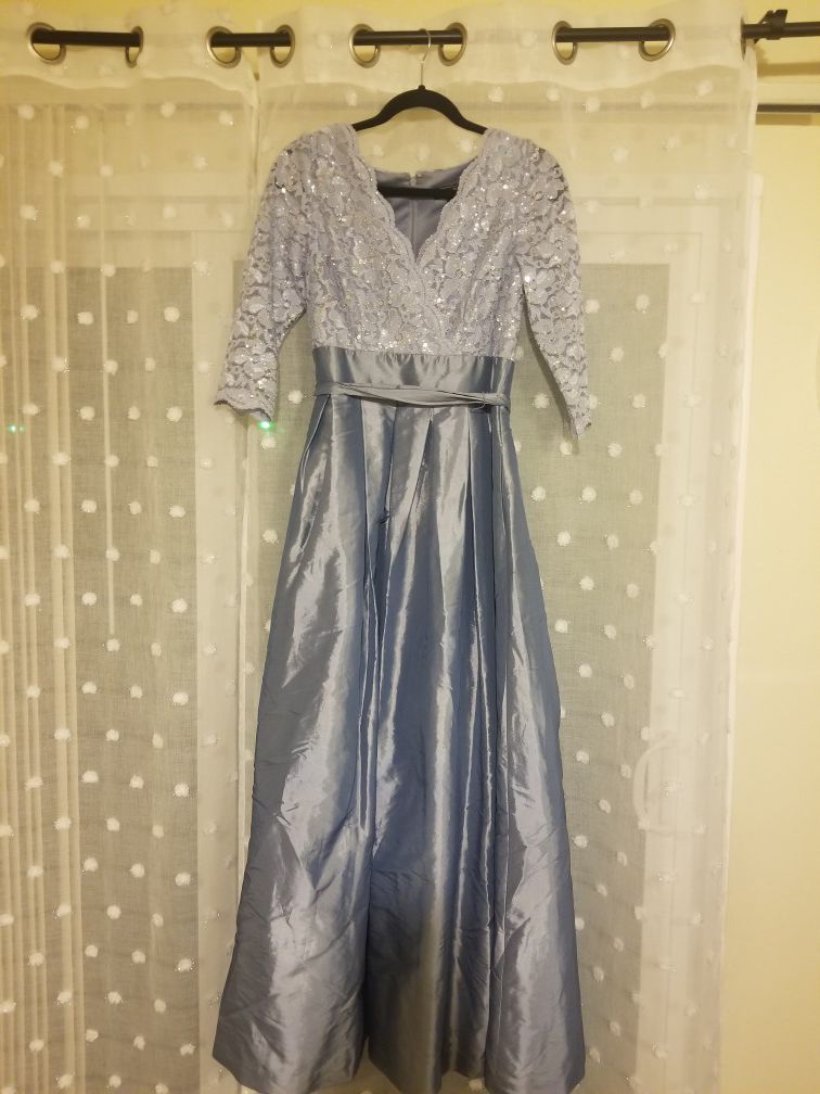 Elegant lace dress