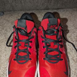 Nike KD Trey 5 VII University Red
 Size 7

