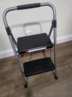 TWO STEP STEPLADDER NEW TOUGH AND STURDY Great for WORK OR HOME