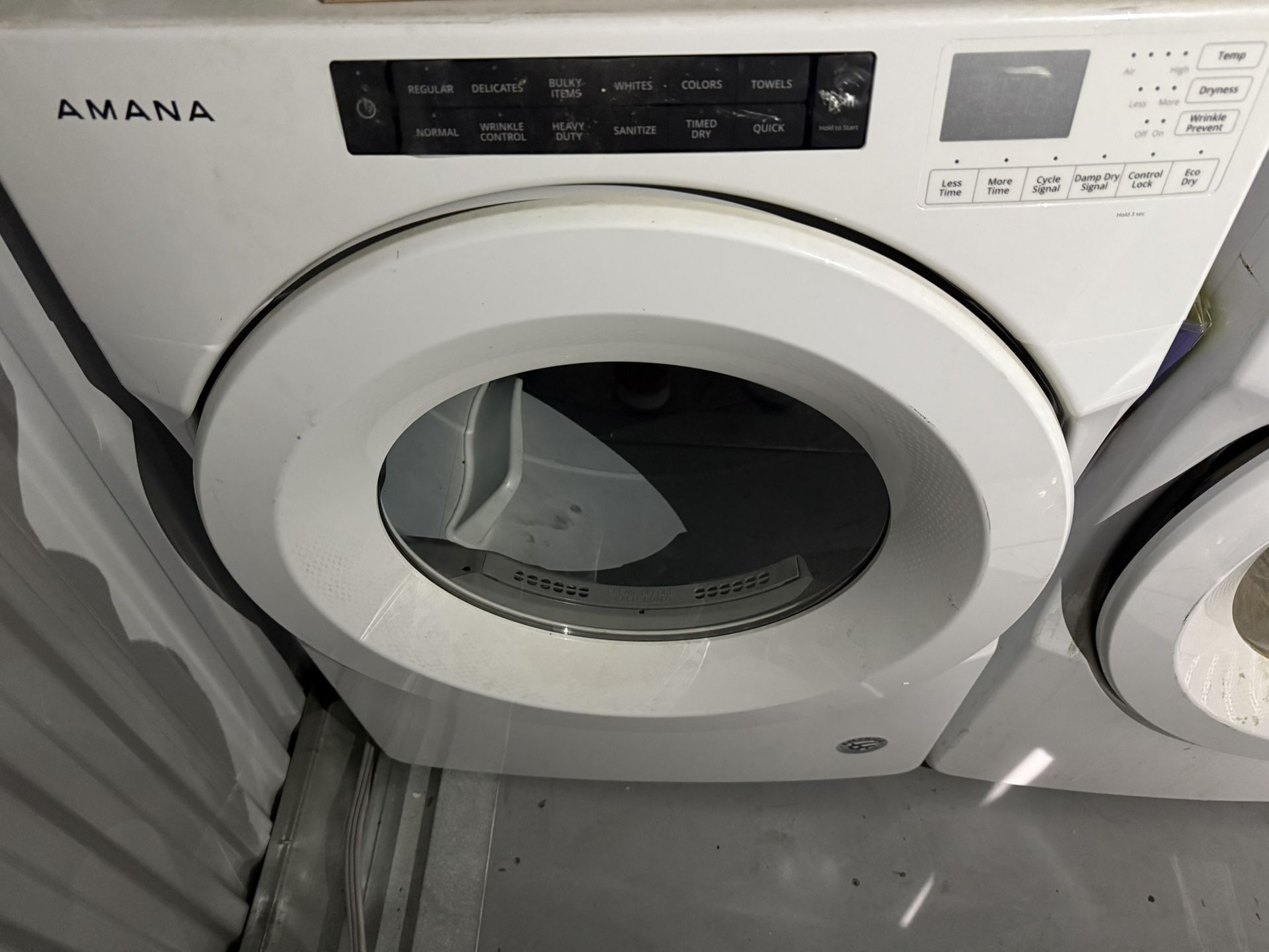 Amana Stackable washer &’ Dryer