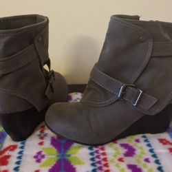 Girl boots