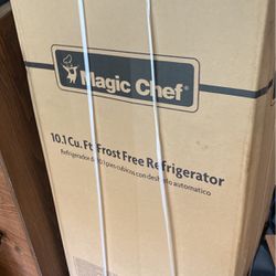 Magic Chef 10.1 Cubic Foot Frost Free Refrigerator 