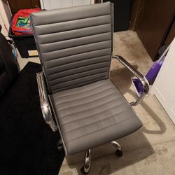 Nice Grey Desk Chair 