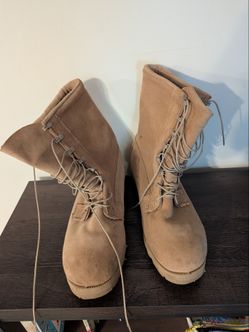 Men's Gor-Tex Military Boots - Size 12.5