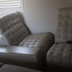 Jerome's White Leather Recliner 