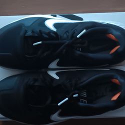 Nike Alpha Huarache Elite 2 TF
Black