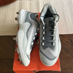 Nike Alpha Huarache Elite 4 Low Metal Baseball Cleats White Wolf Grey Size 11