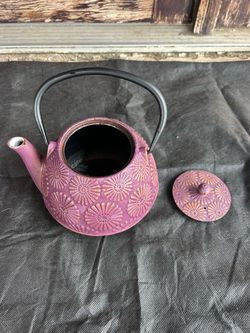 Cast iron teapot $5 OBO