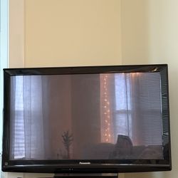 2010 Plasma Panasonic TV “46 “ Apprx. 