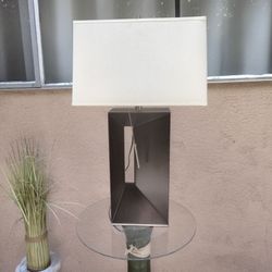 Modern table lamp